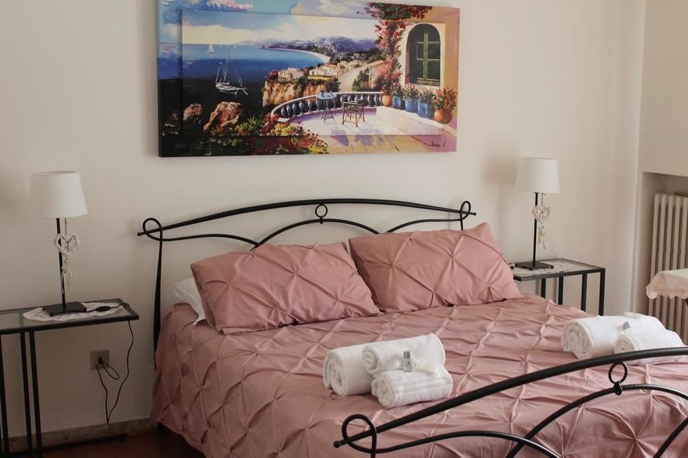Delle Rose Rooms Верона Экстерьер фото